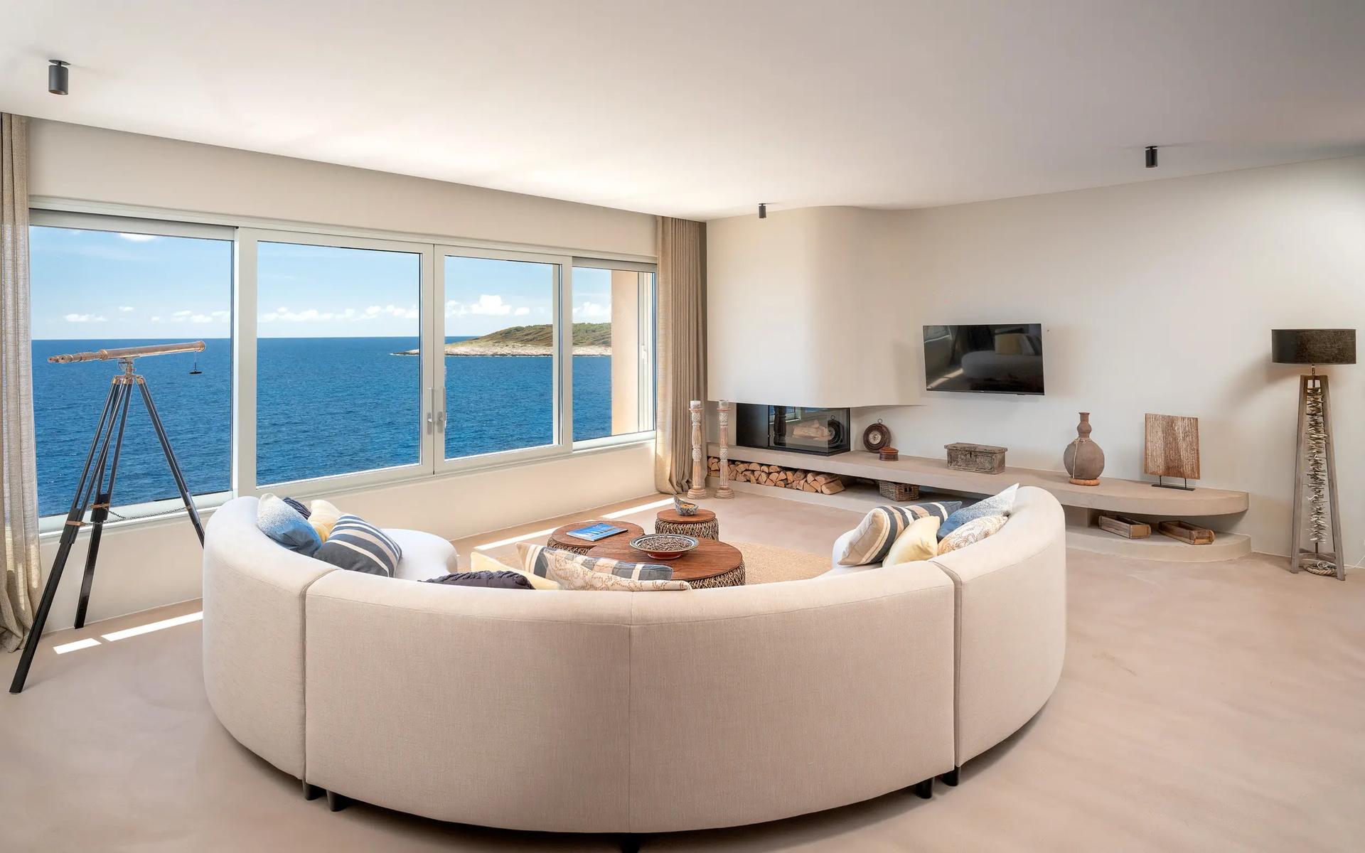 Villa Infinity Blue