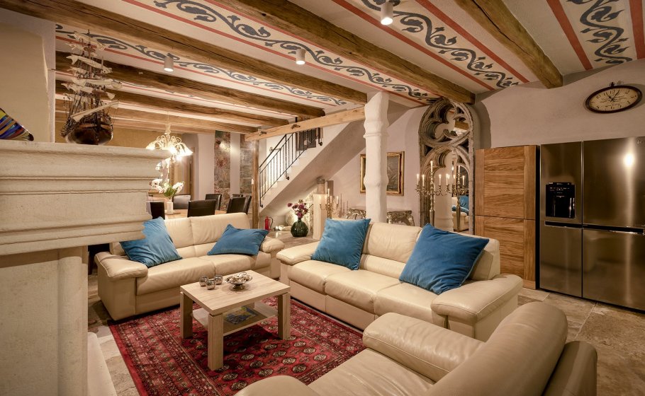 Villa Hvar town piazza