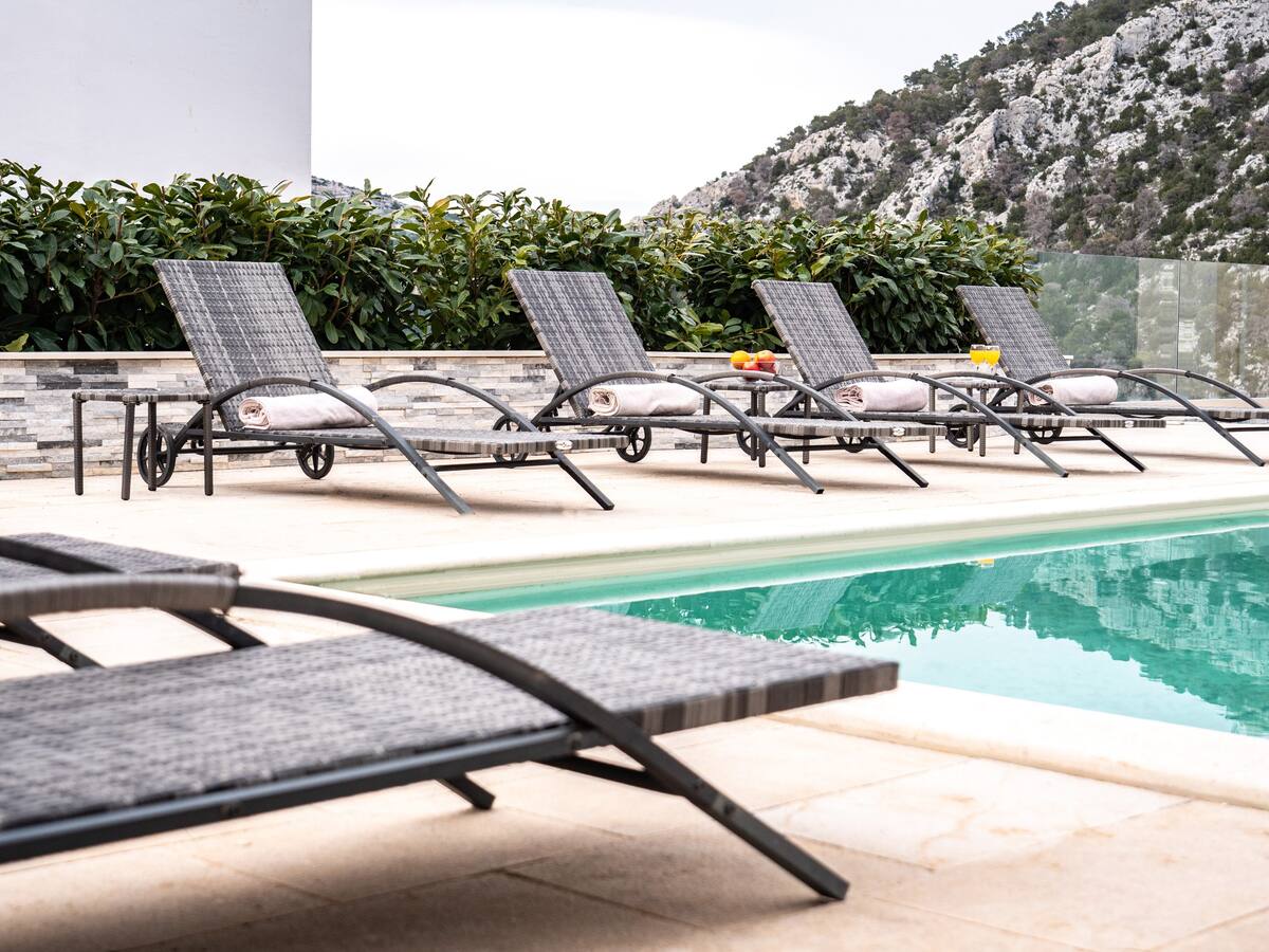 Villa Elegant Beauty pool