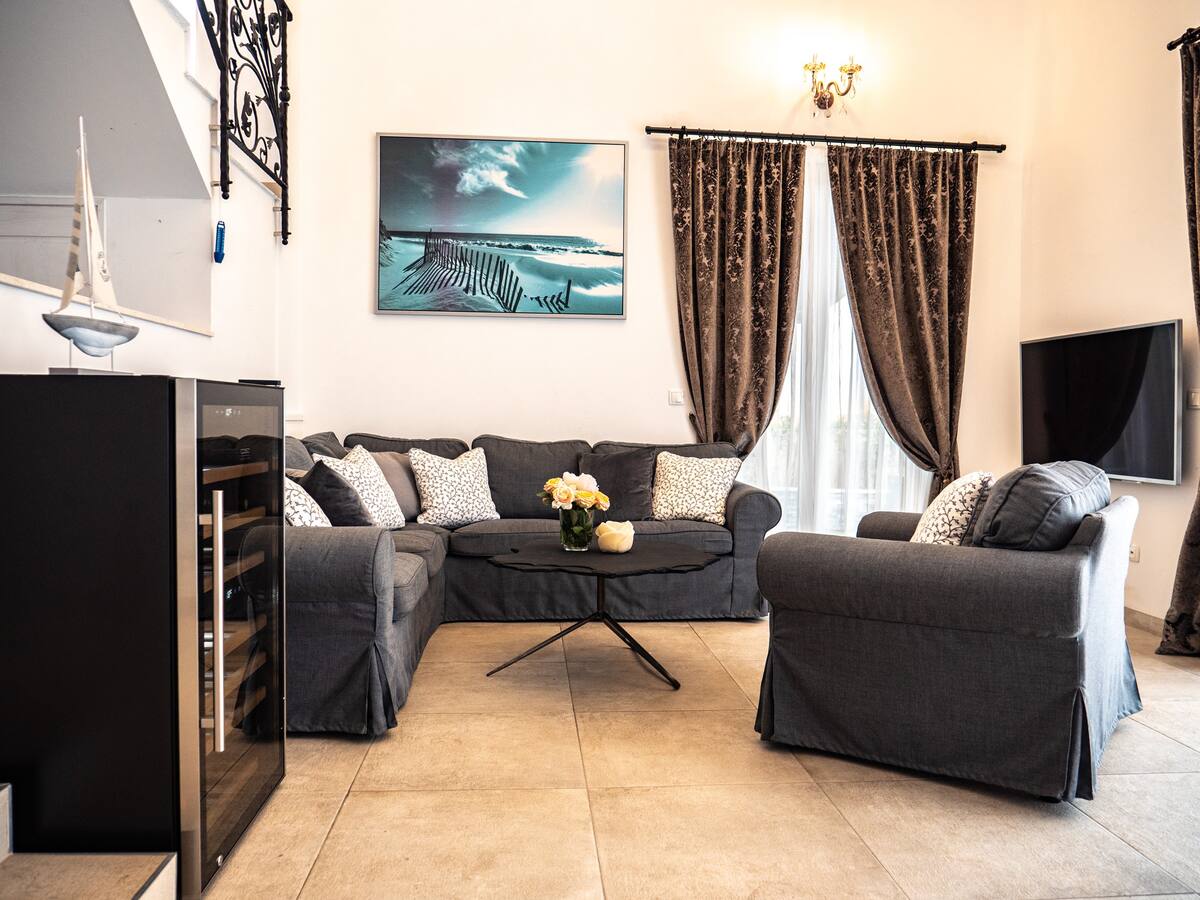 Villa Elegant Beauty living room