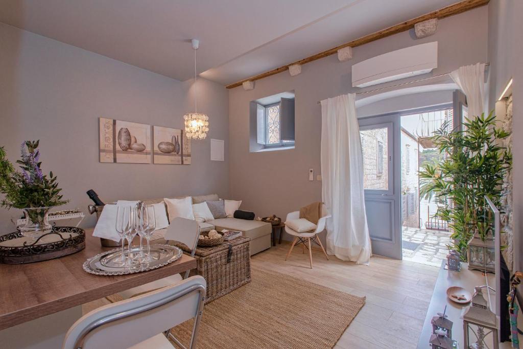 Hvar Heritage Riva - Luxury Apartment rental in Hvar Croatia with 1 bedrooms and 2 people capacity