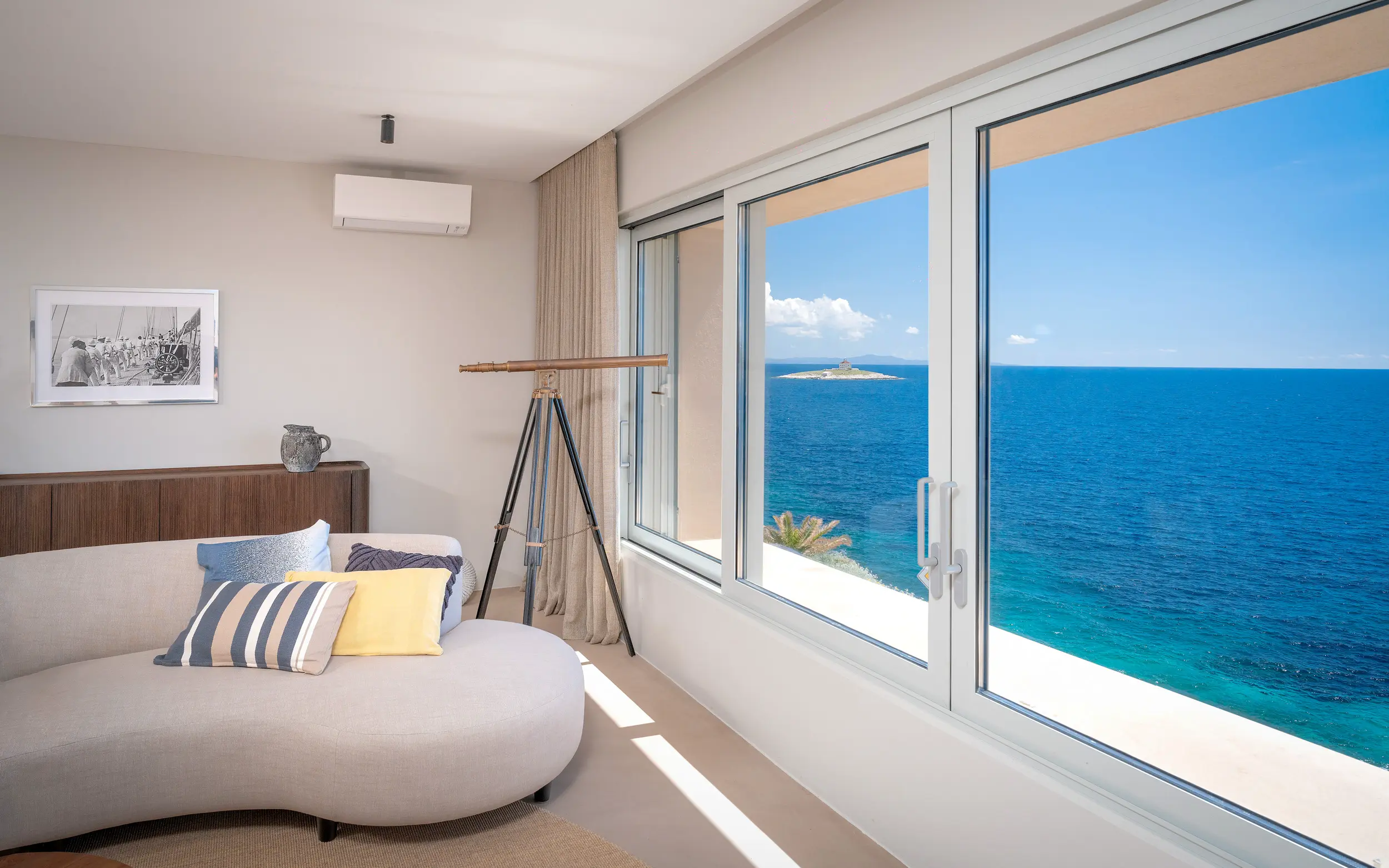 Villa Infinity Blue living room